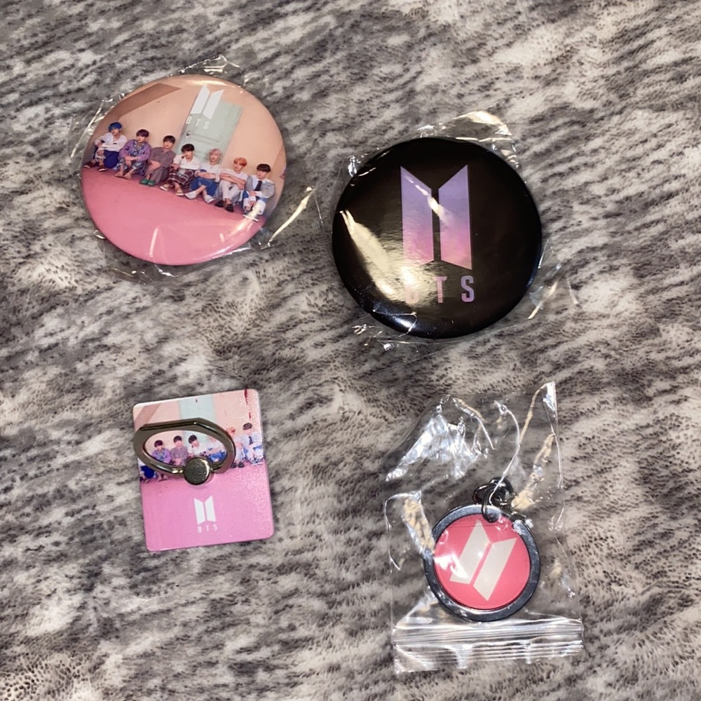 BTS Fan Merchandise Set NEW - Picture 6 of 10